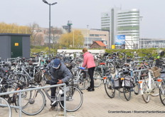 Bij World Horti Centre .... Deze Kom in de Kas was weer gepland op een dag met een prachtig fietsweertje